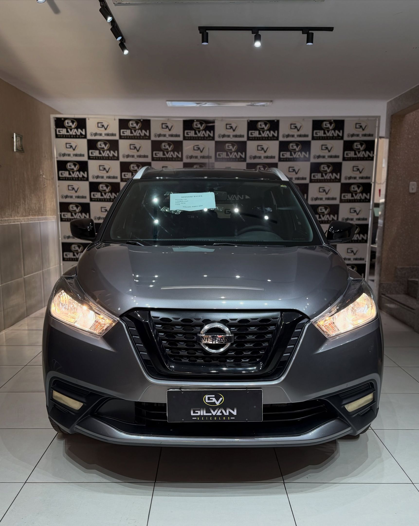 Nissan Kicks 5