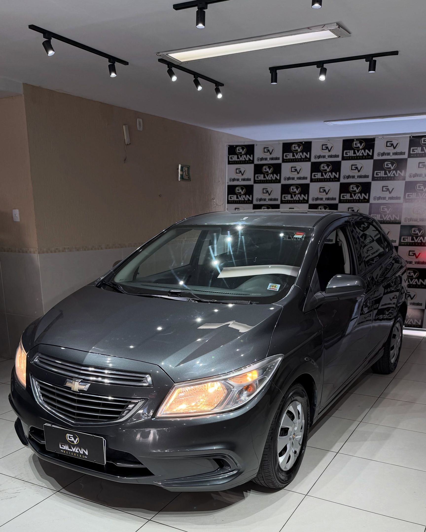 Chevrolet Onix 4