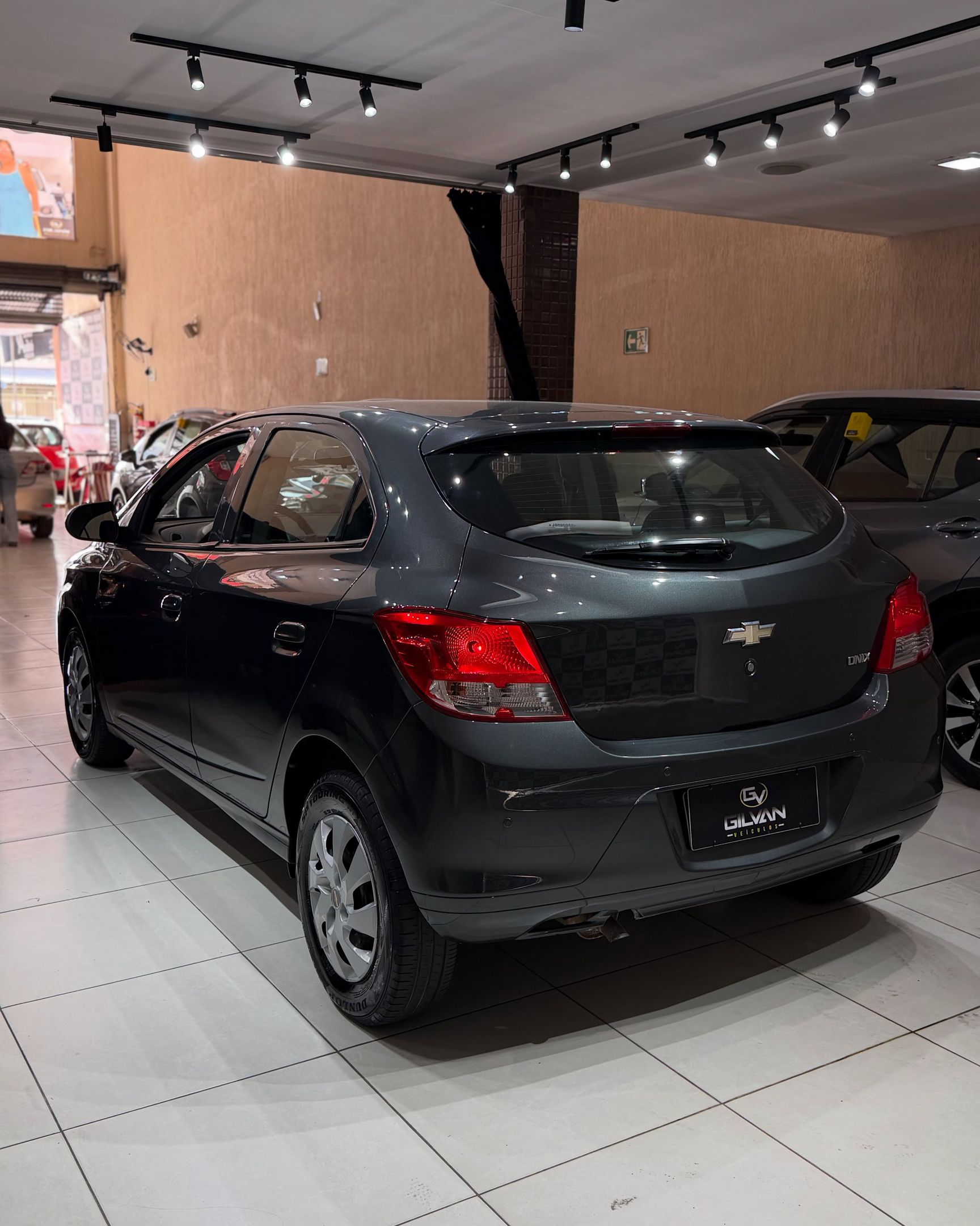 Chevrolet Onix 9