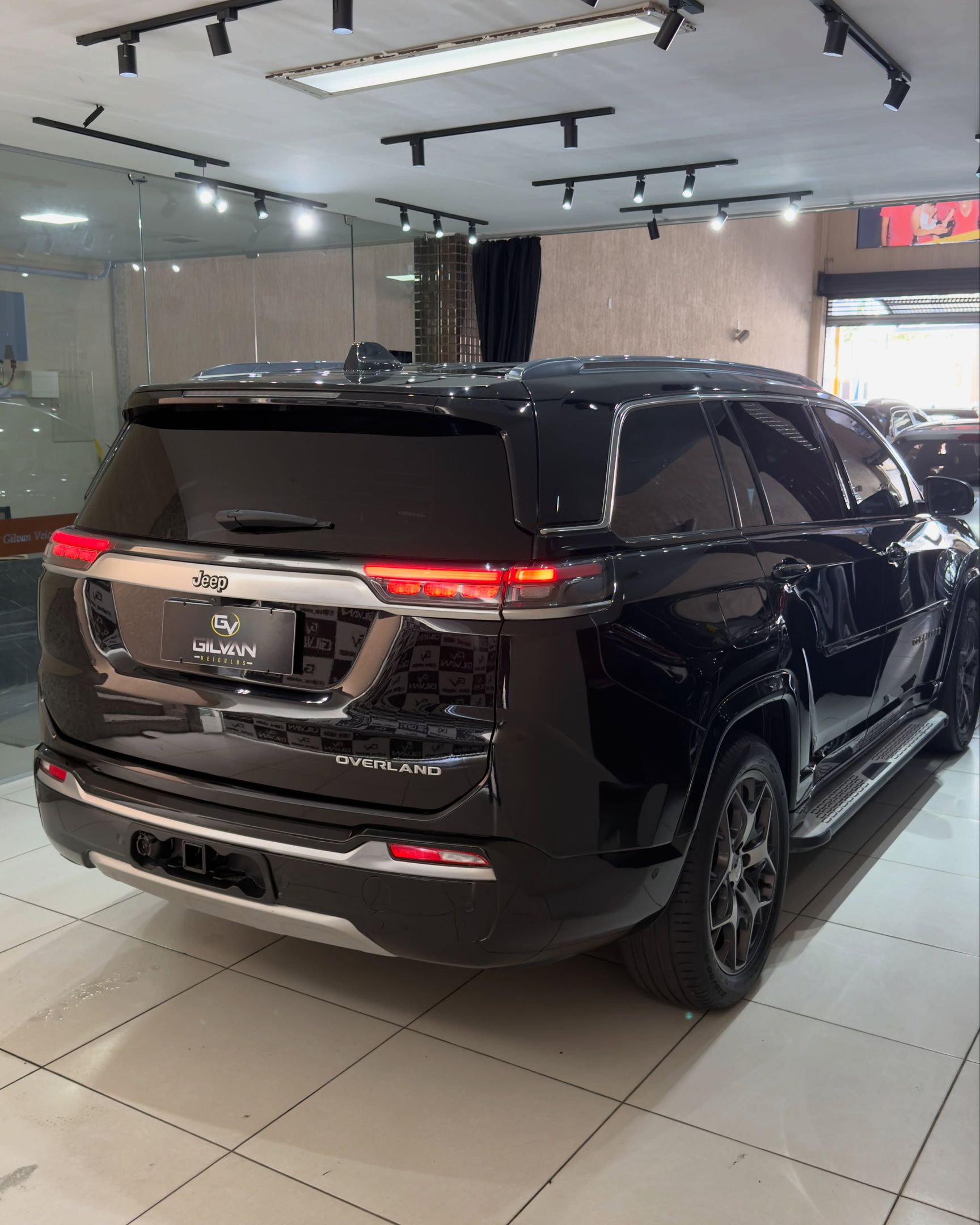 Jeep Commander 12