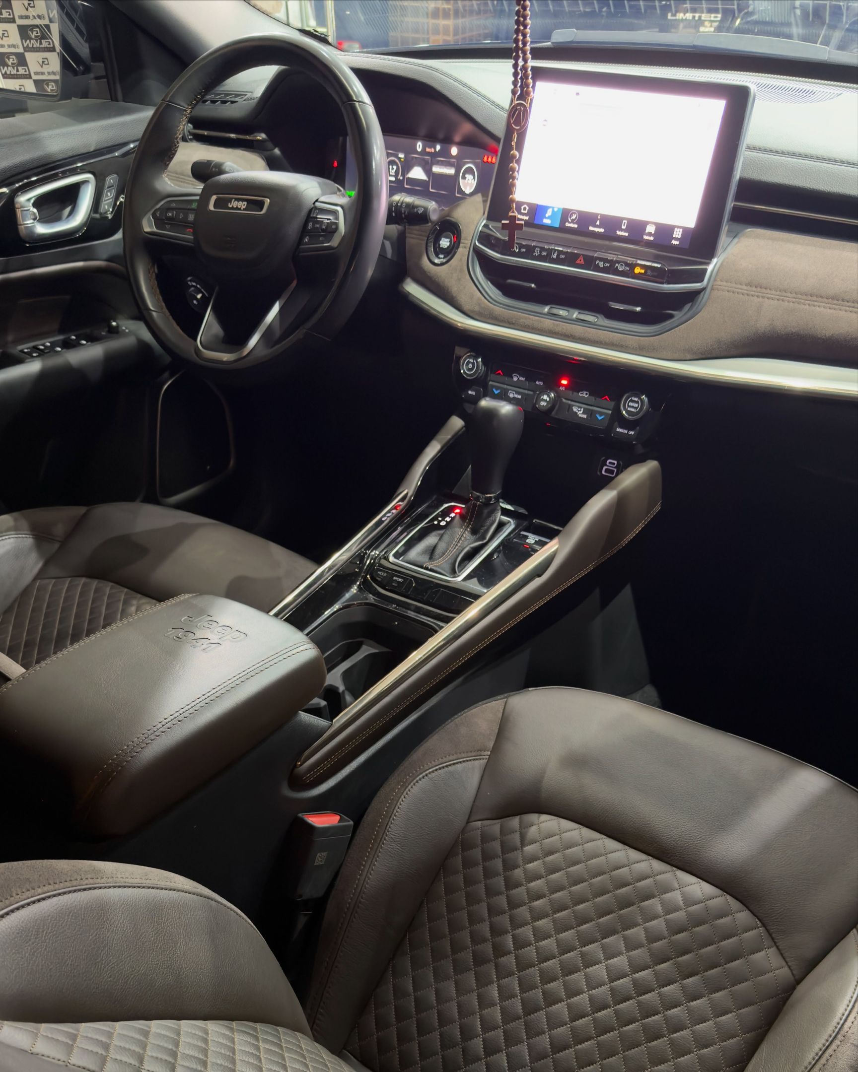 Jeep Commander 6