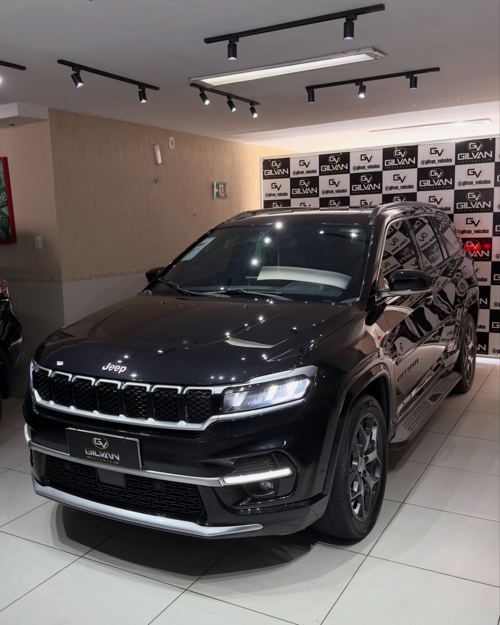 Jeep Commander 3