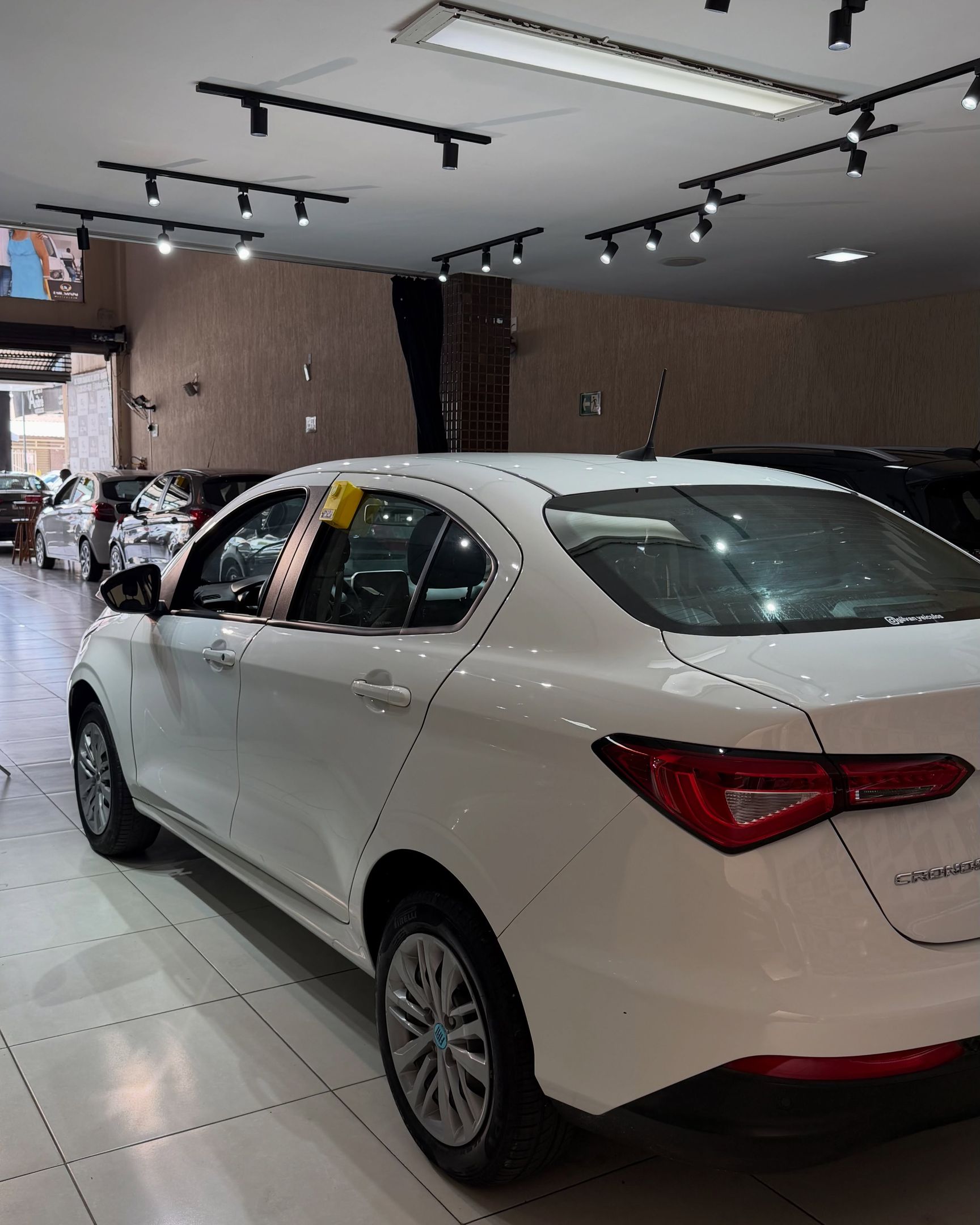 Fiat Cronos 15