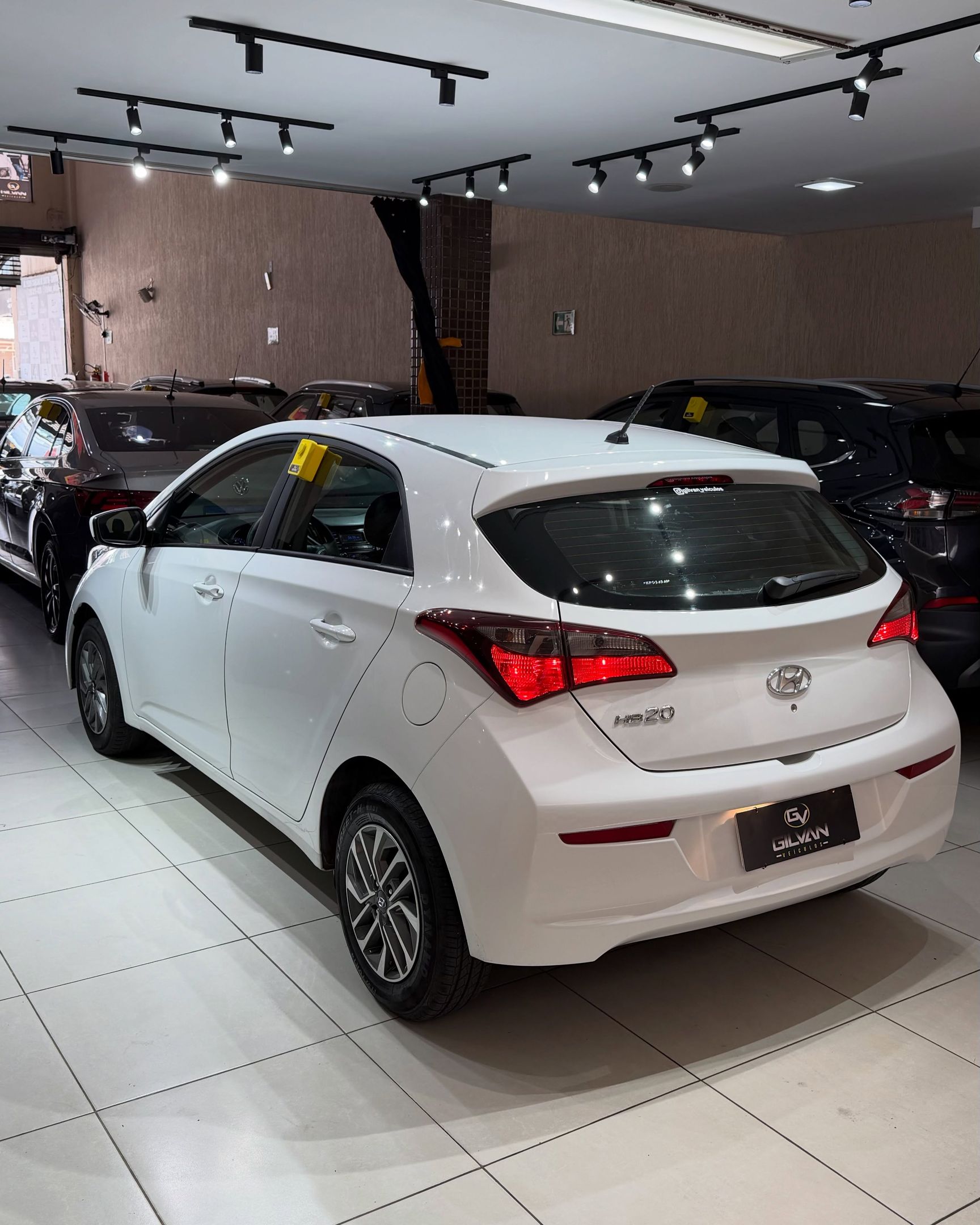 Hyundai HB20 8