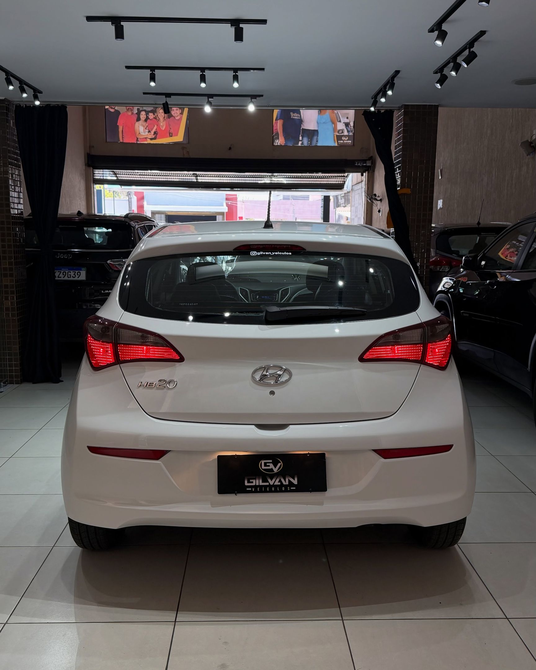 Hyundai HB20 10