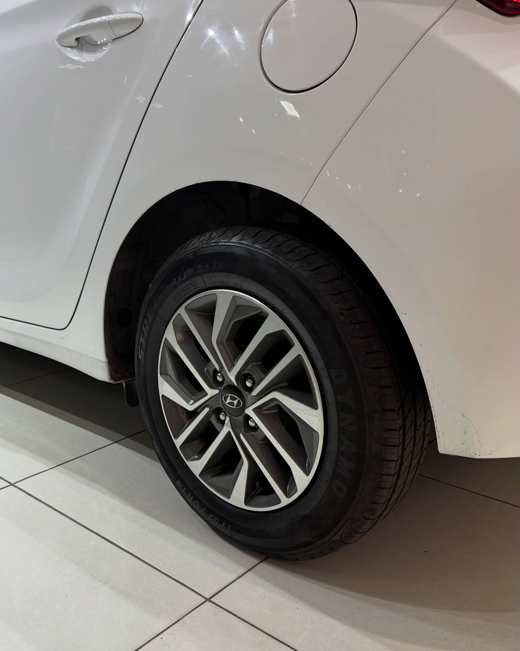 Hyundai HB20 12