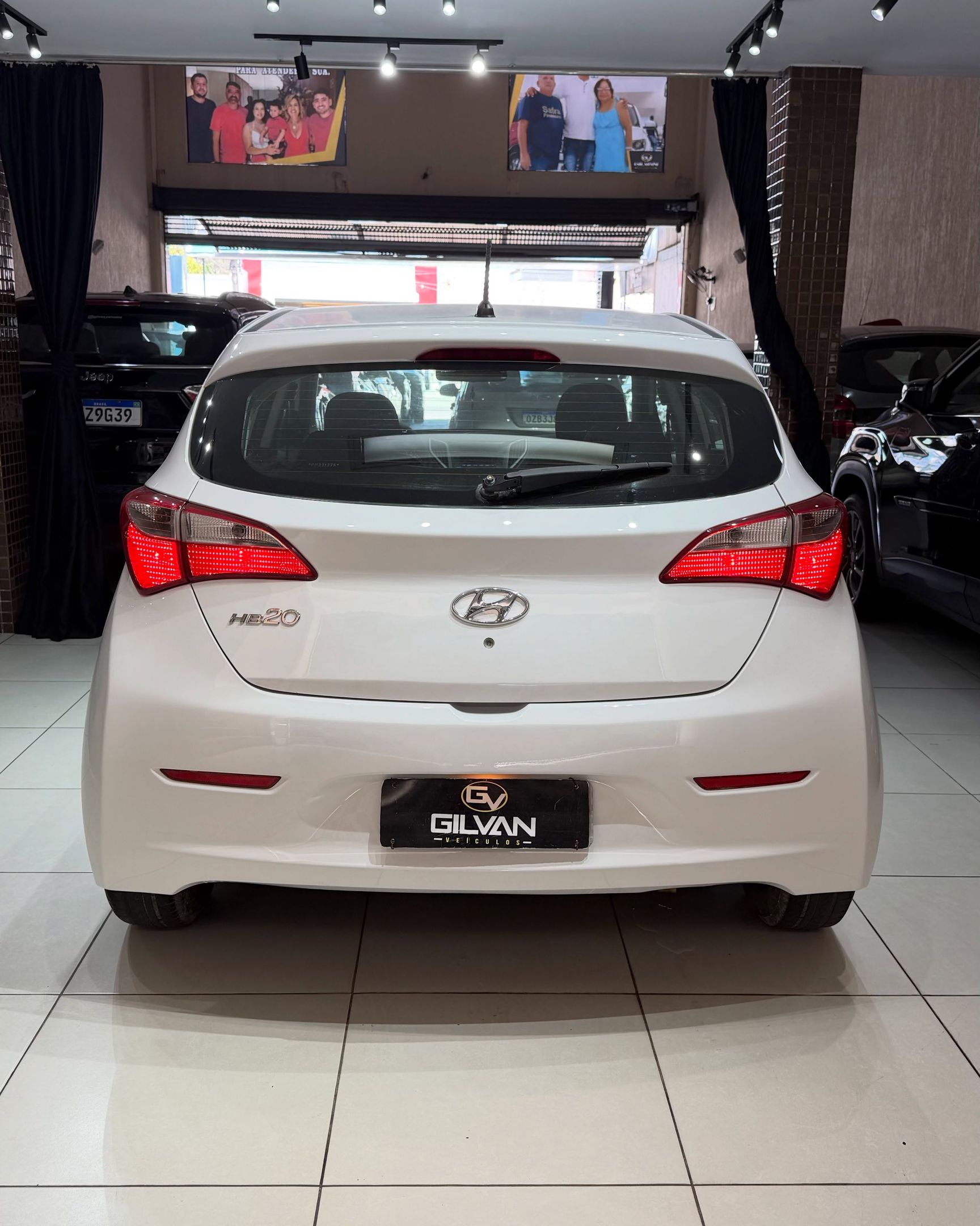 Hyundai HB20 10