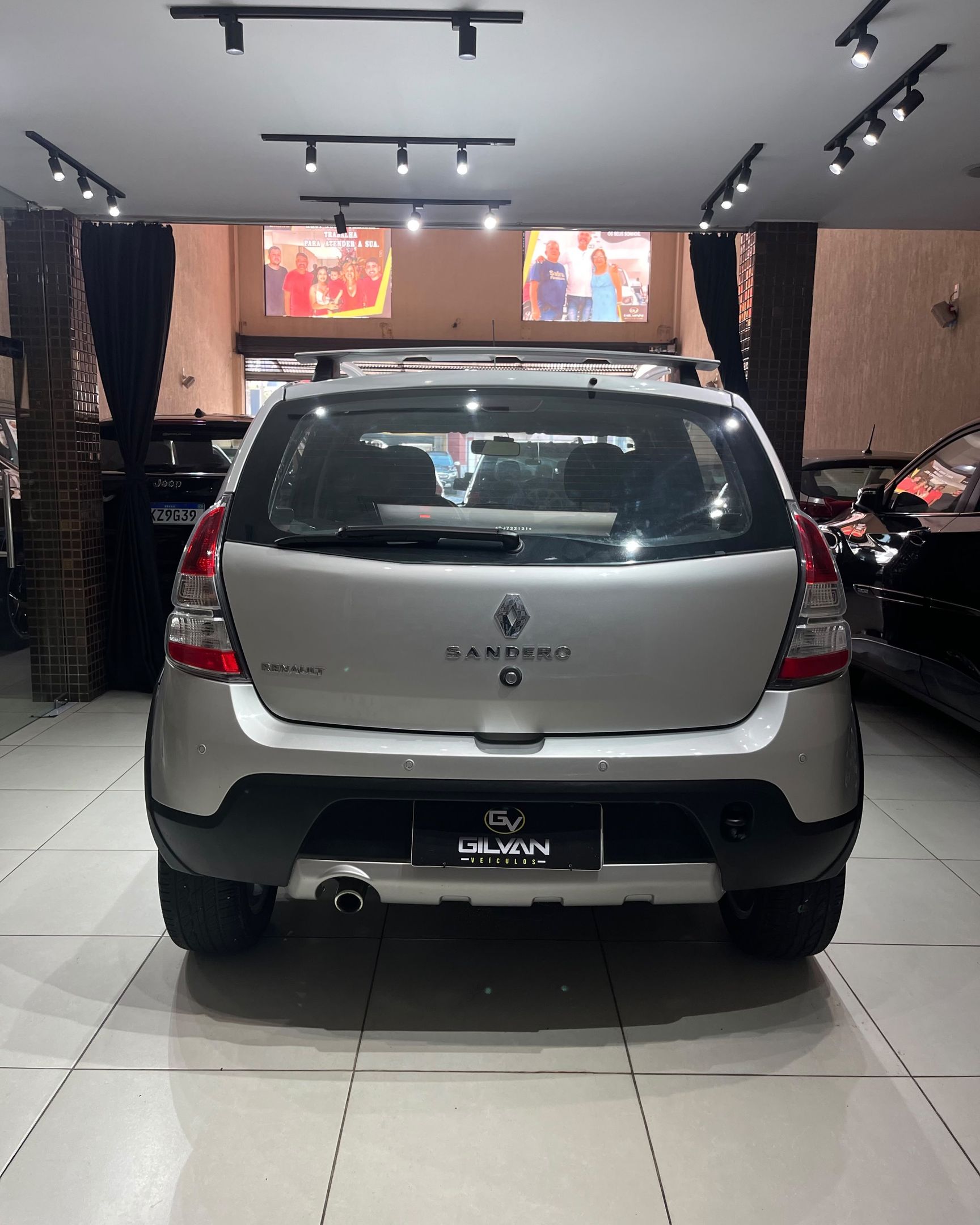Renault Sandero 9