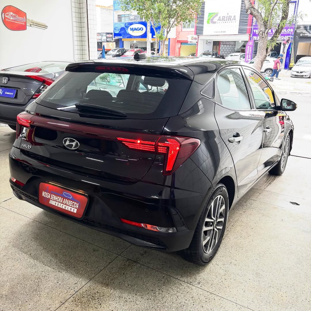 Hyundai HB20 11