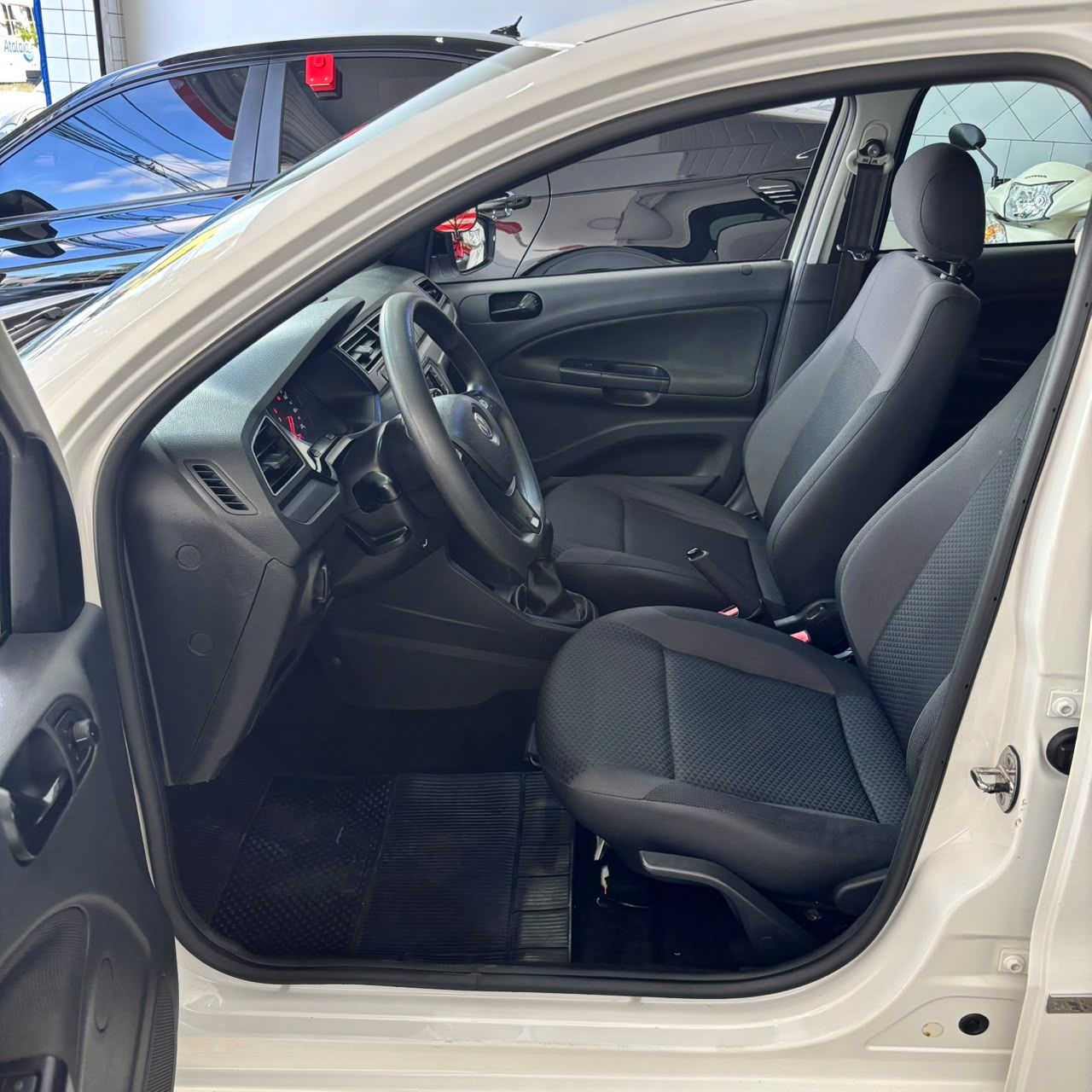 Volkswagen Voyage 5