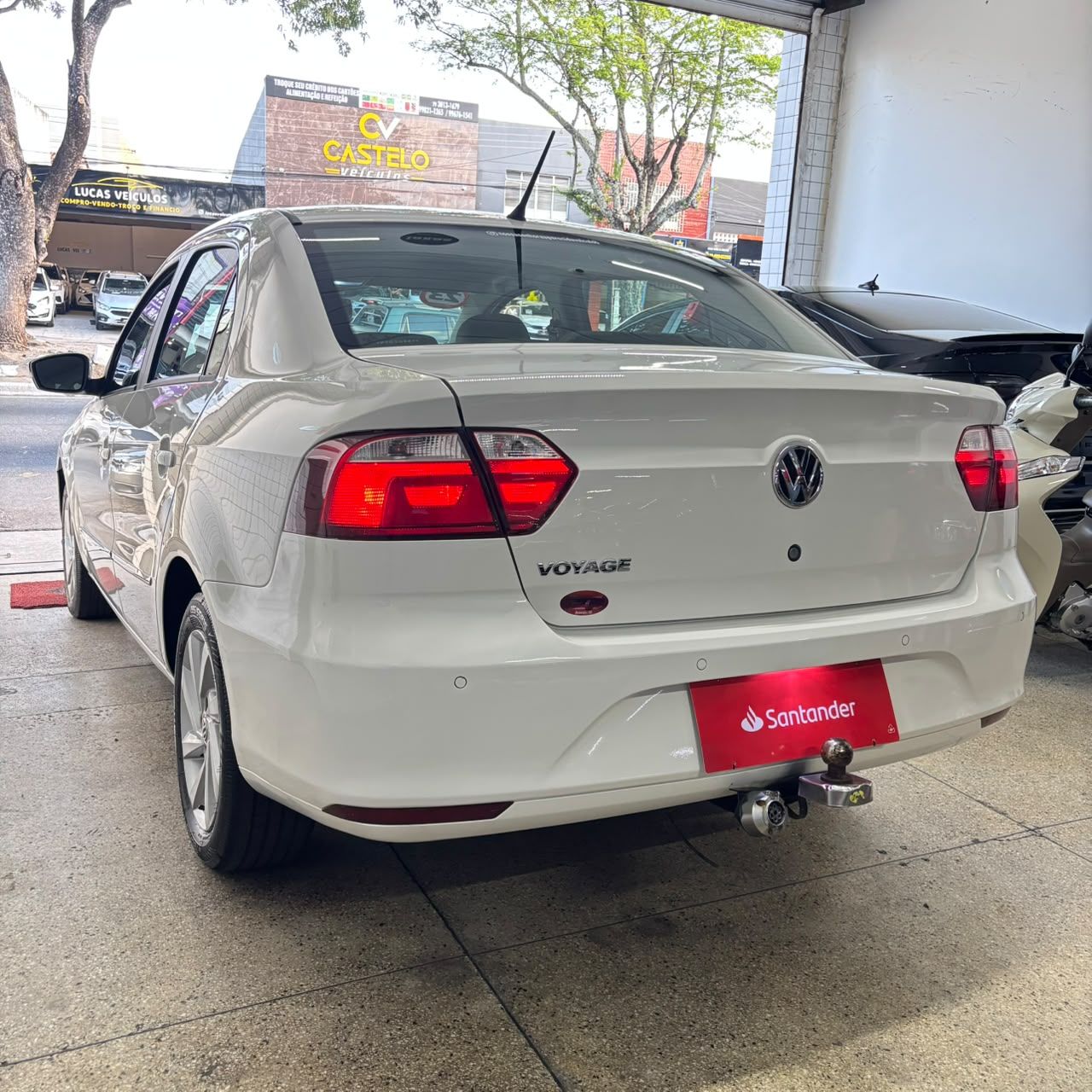 Volkswagen Voyage 9