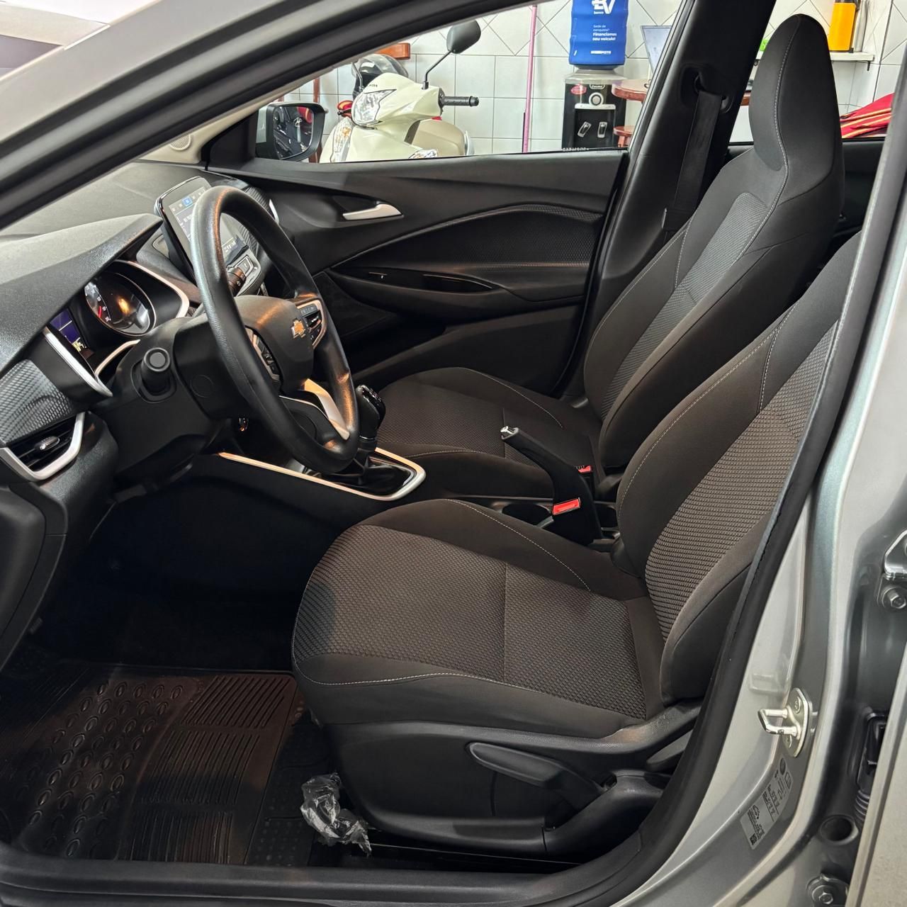 Chevrolet Onix 5