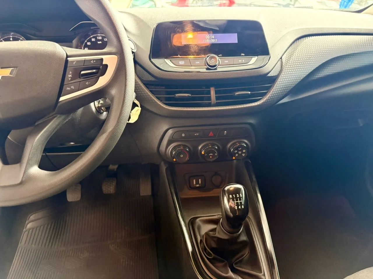 Chevrolet ONIX 8