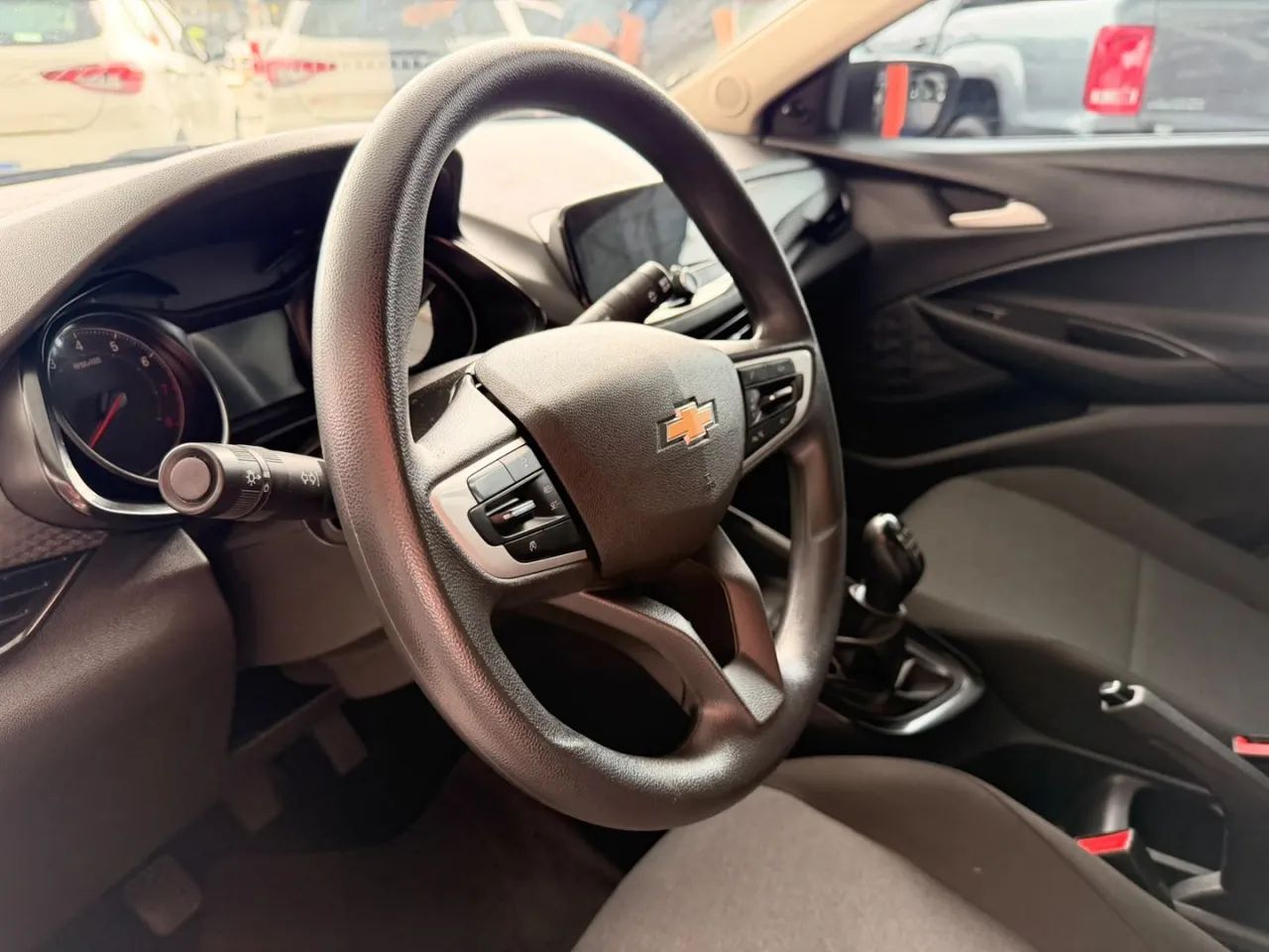 Chevrolet ONIX 4