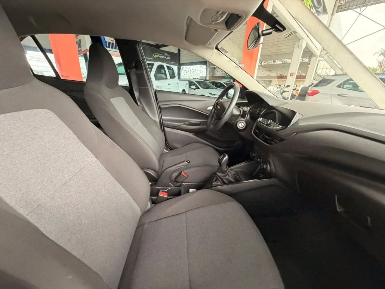 Chevrolet ONIX 11