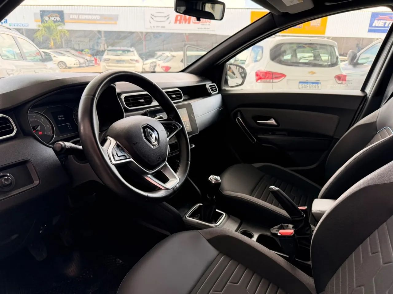 Renault DUSTER 8