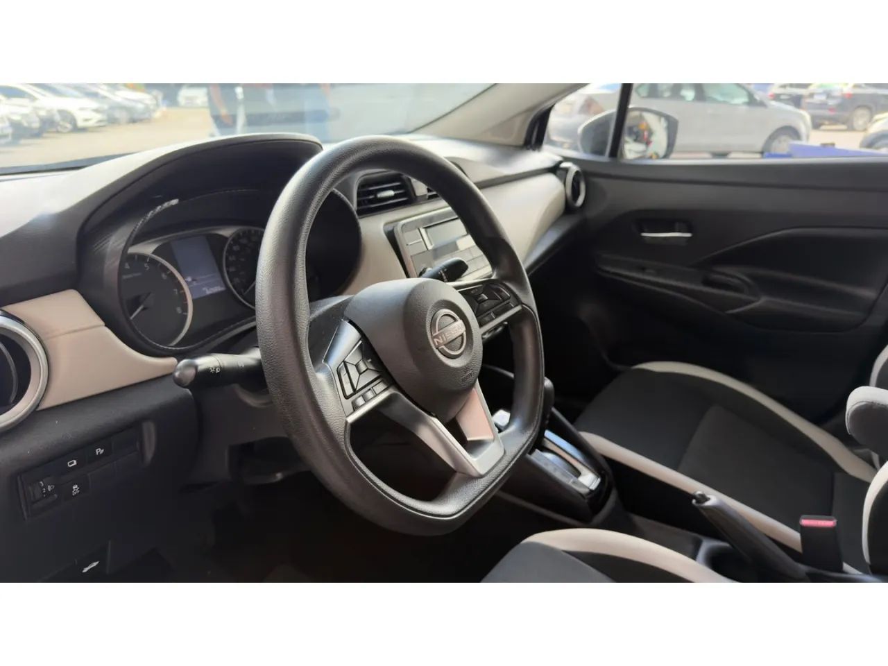 Nissan VERSA 10