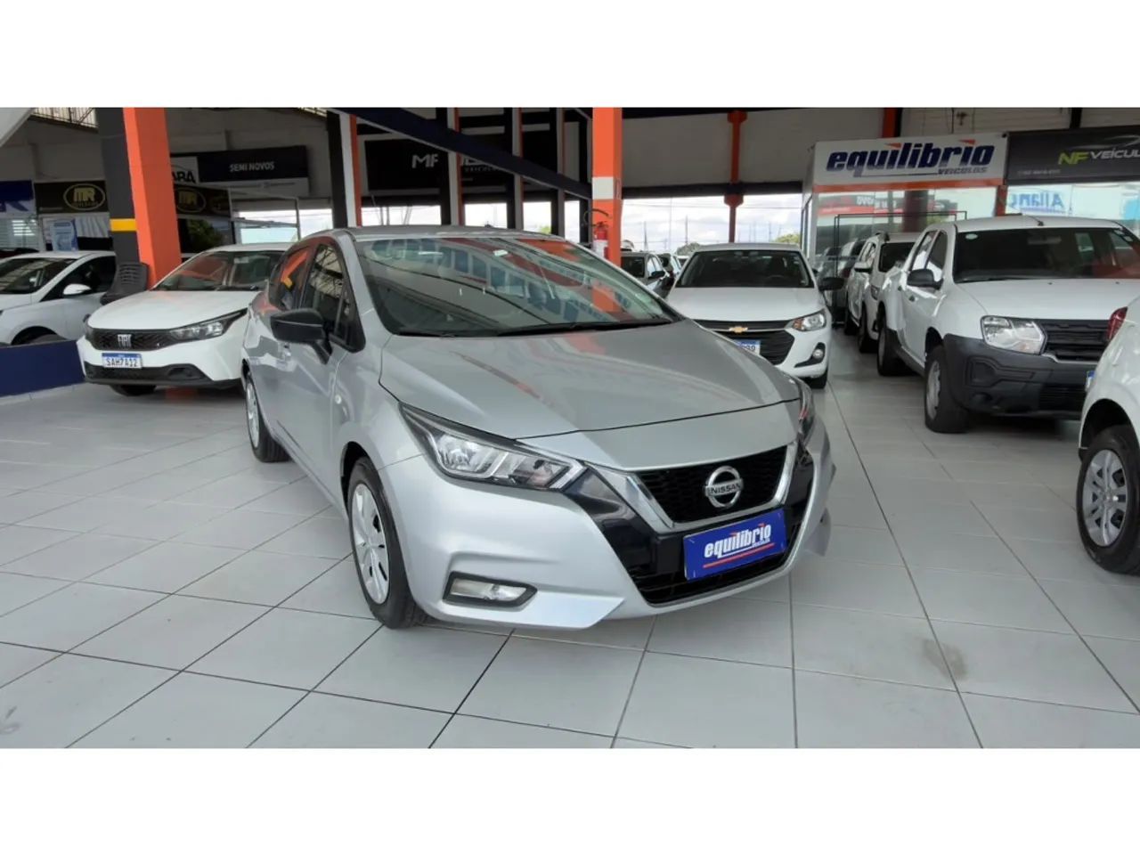 Nissan VERSA 4