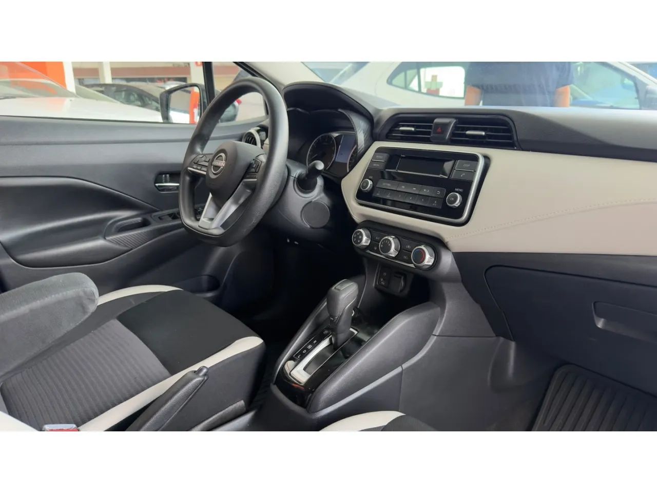 Nissan VERSA 13