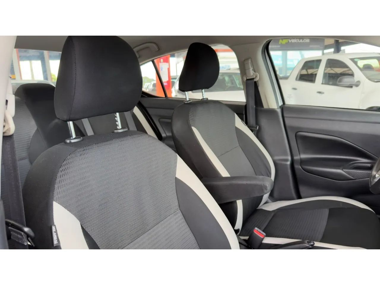 Nissan VERSA 9