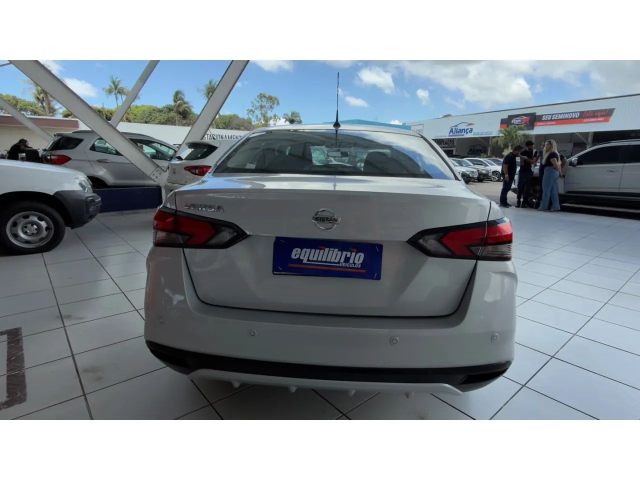 Nissan VERSA 15