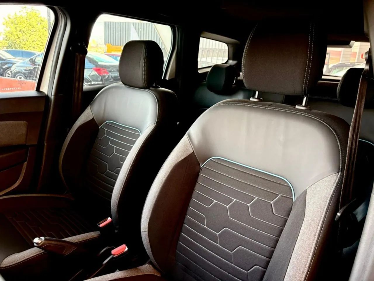 Renault DUSTER 6