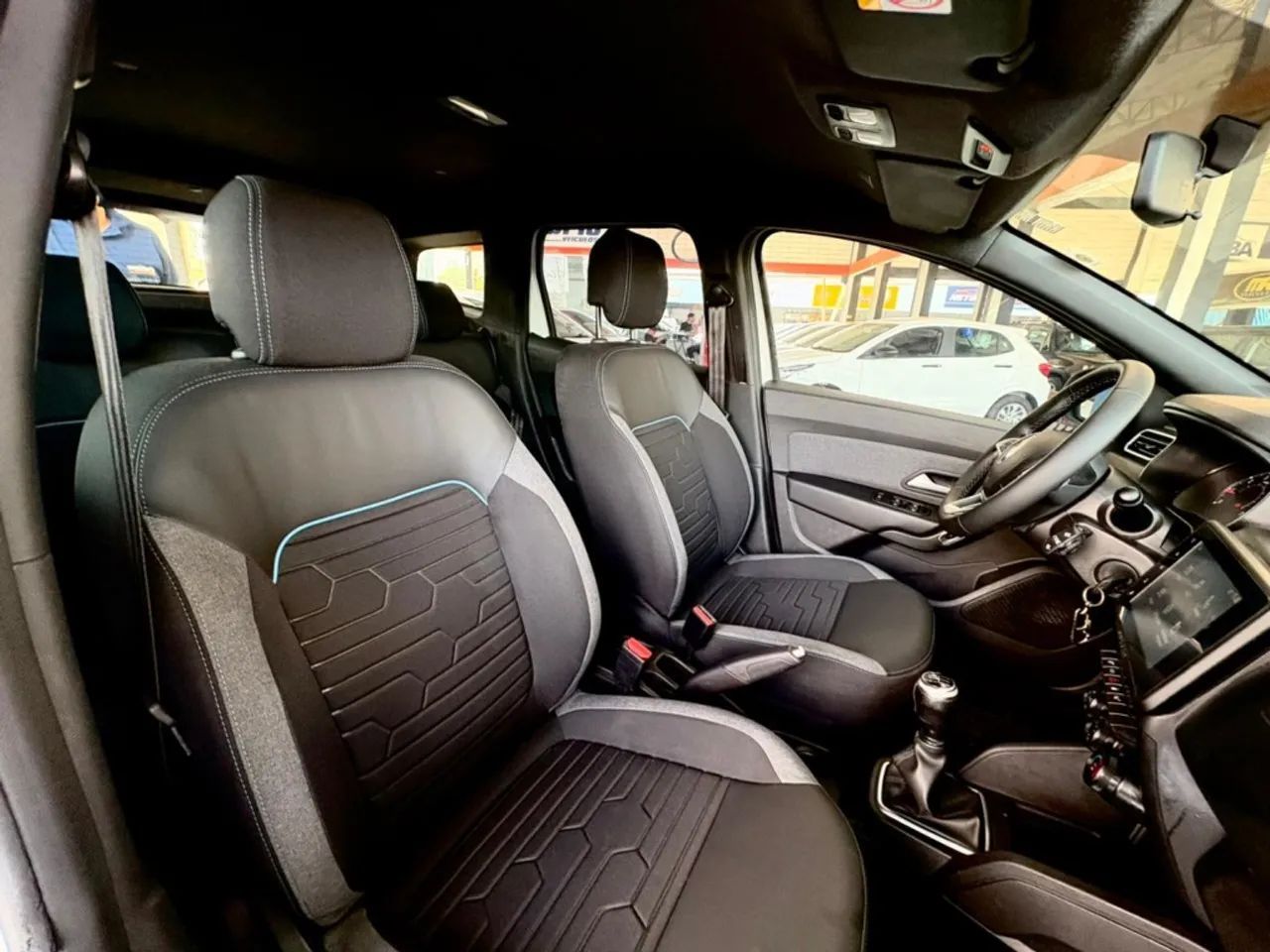 Renault DUSTER 8