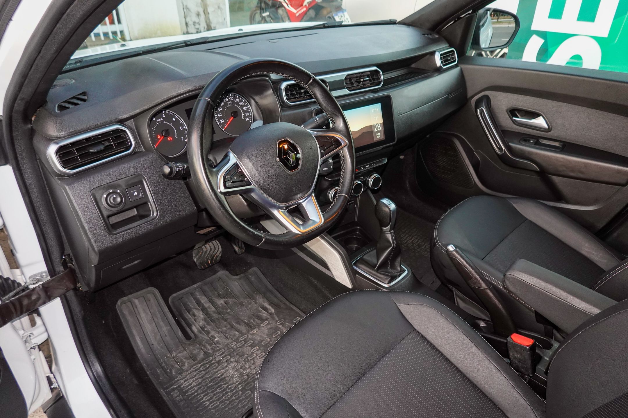 Renault Duster 7
