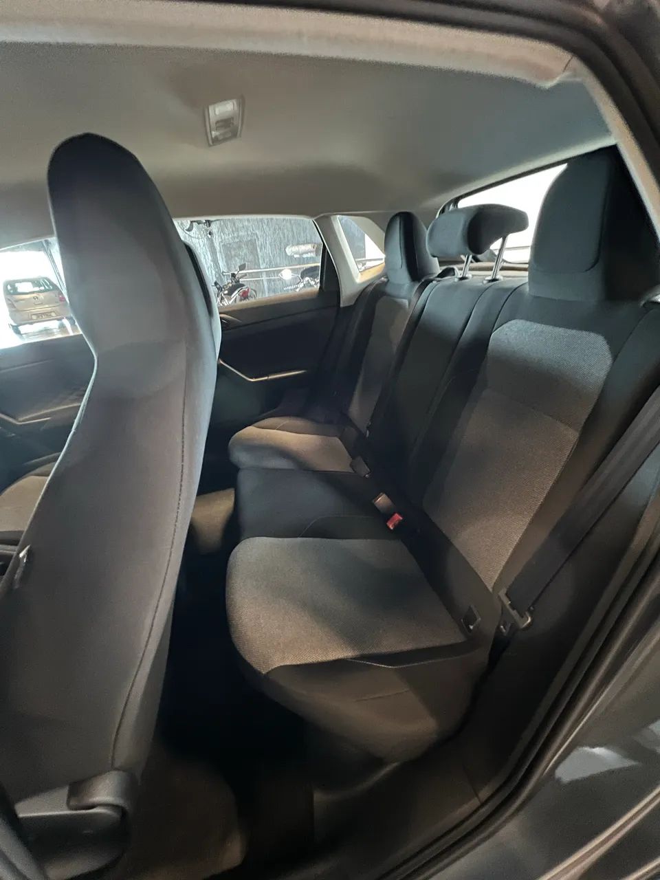 Volkswagen POLO 13