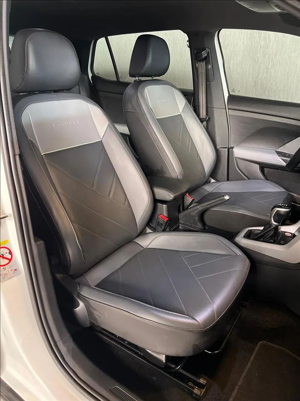 Volkswagen T-CROSS 4