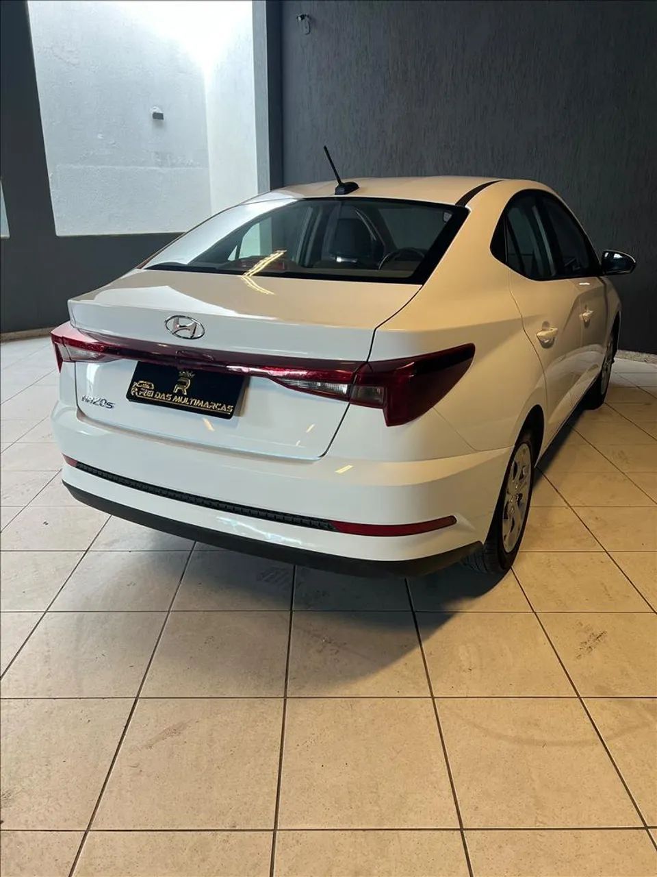 Hyundai HB20S 10