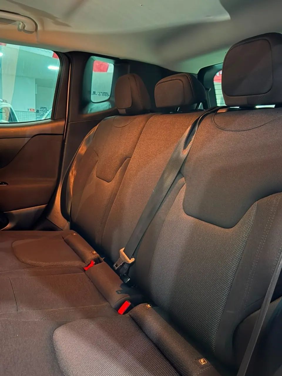 Jeep RENEGADE 10