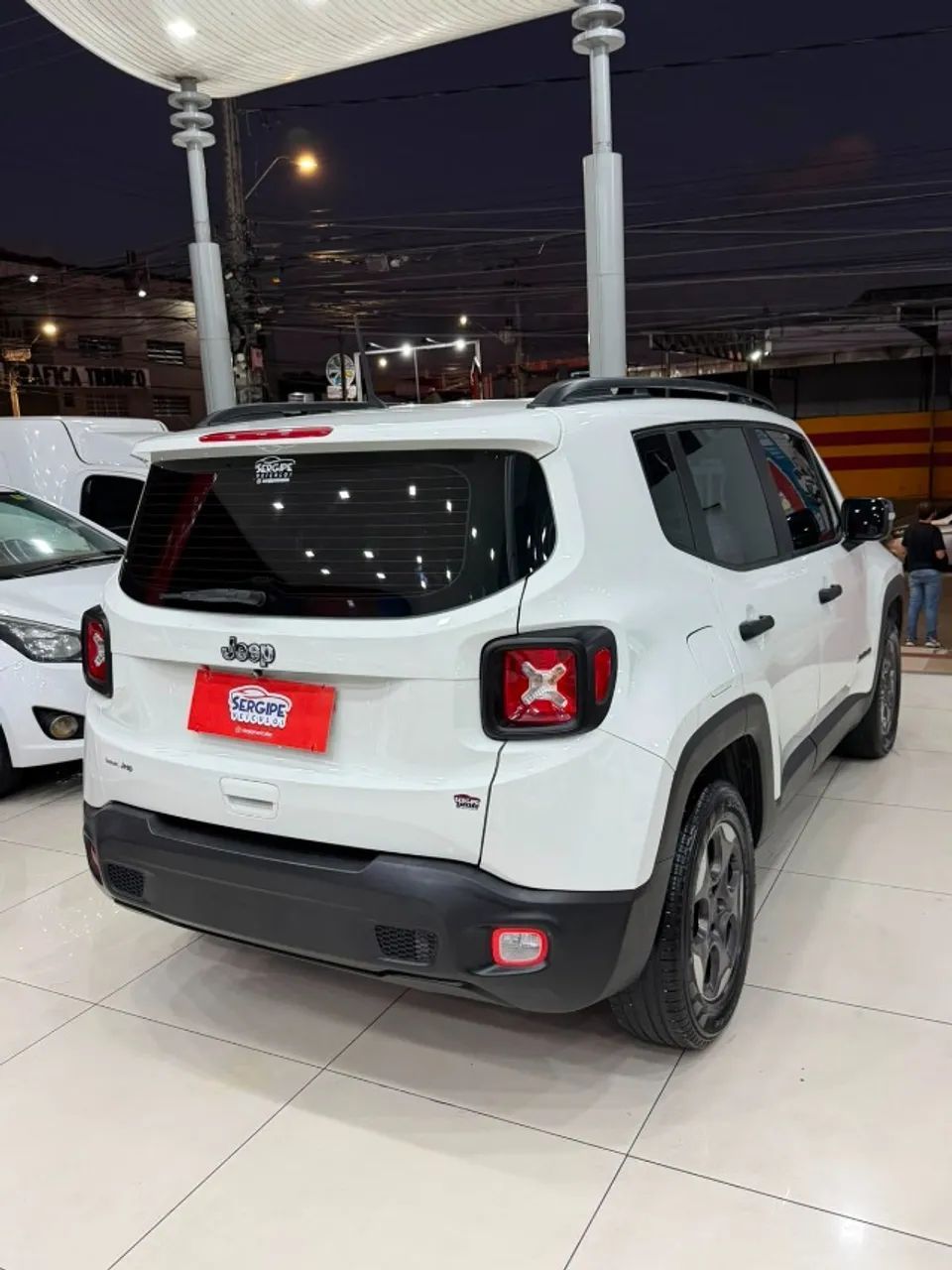Jeep RENEGADE 4