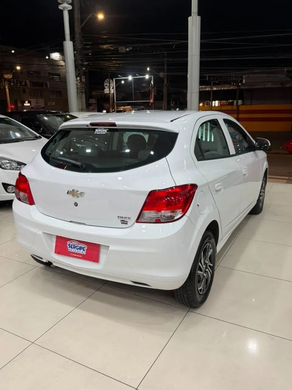 Chevrolet ONIX 4