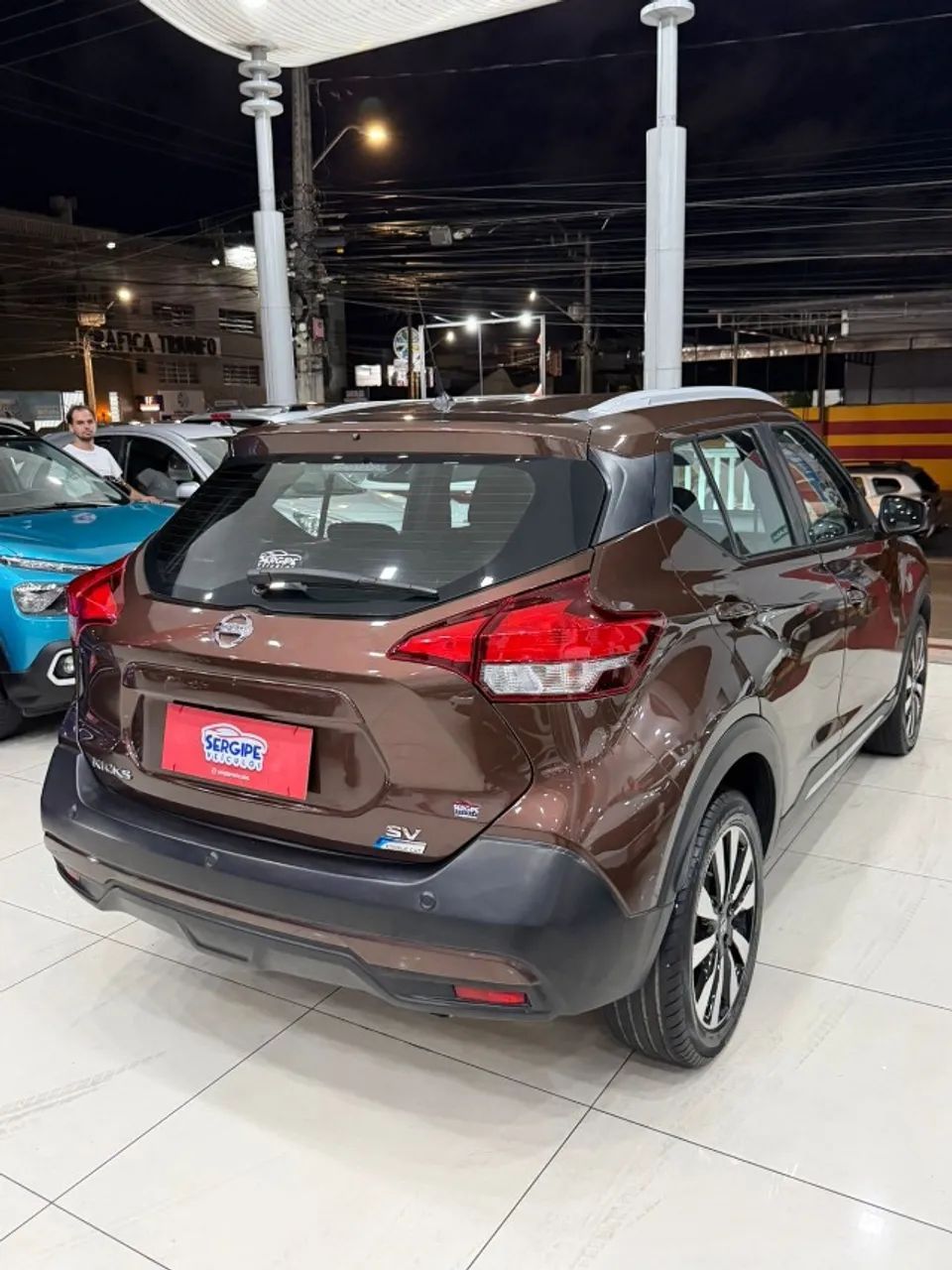Nissan KICKS 4