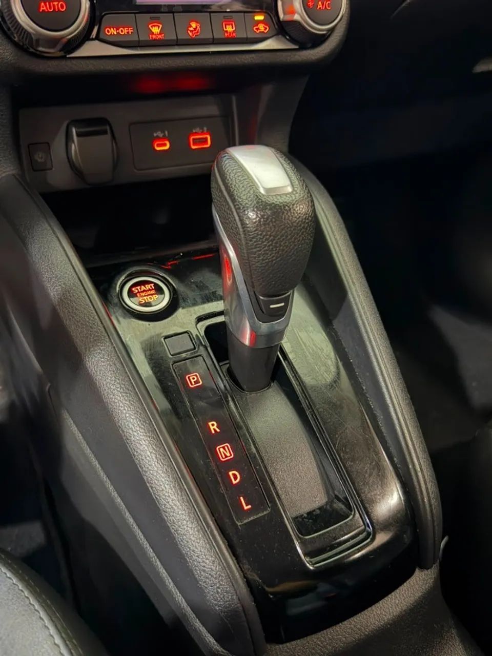 Nissan VERSA 8