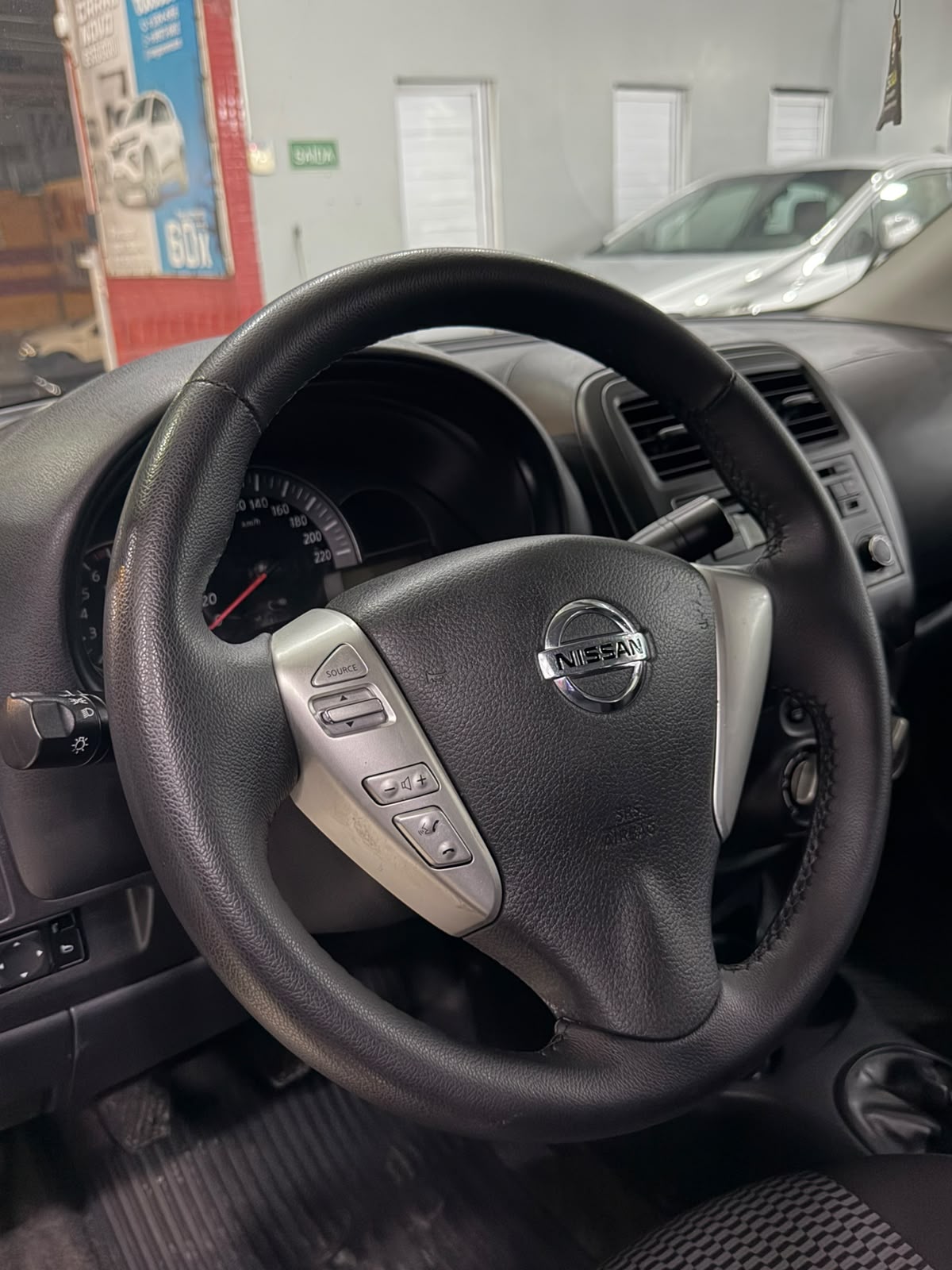 NISSAN VERSA 5