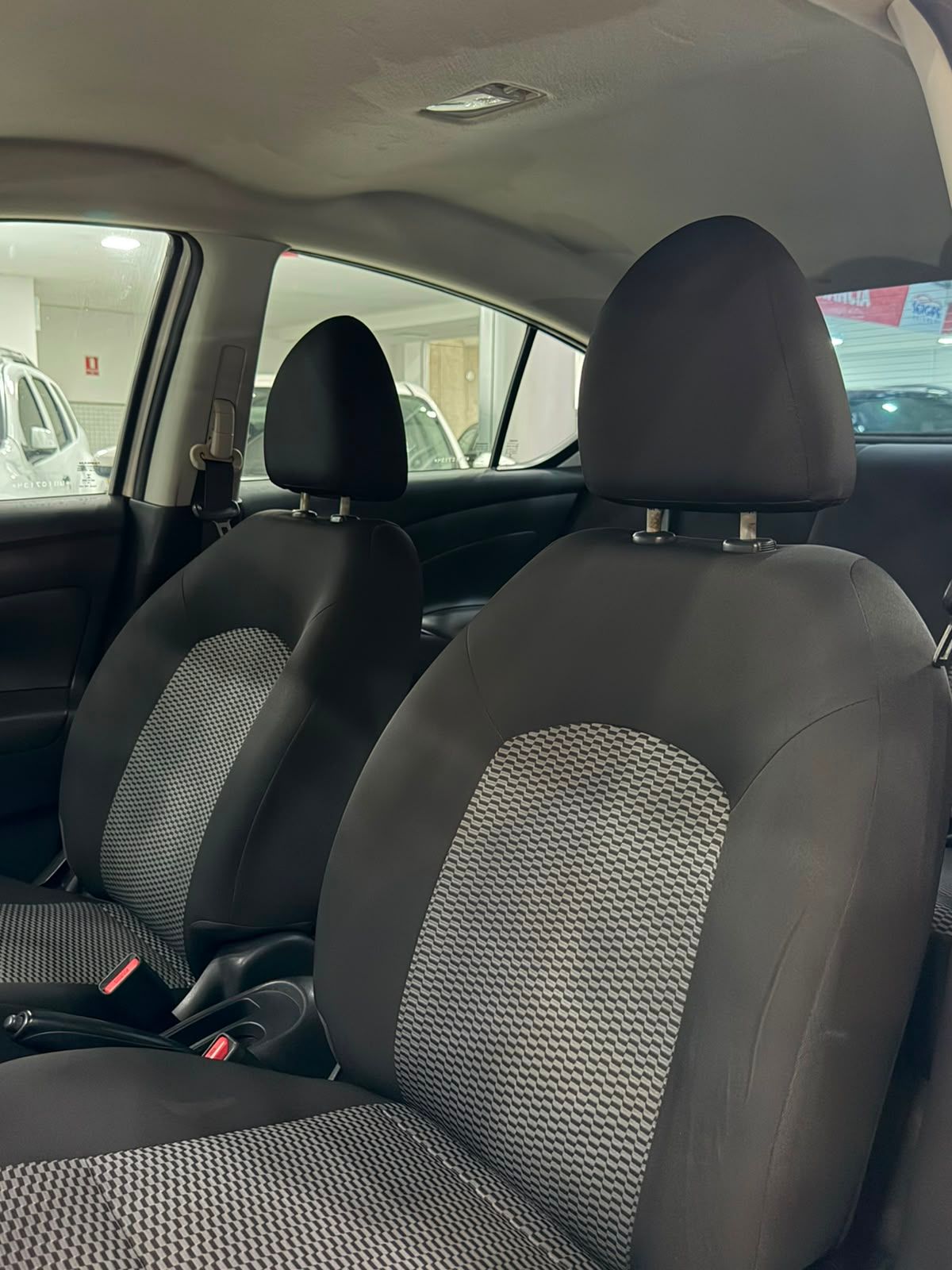 NISSAN VERSA 8