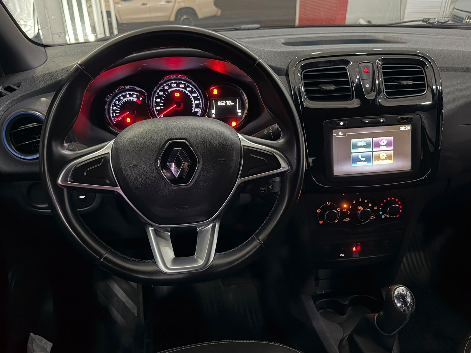 RENAULT SANDERO 6