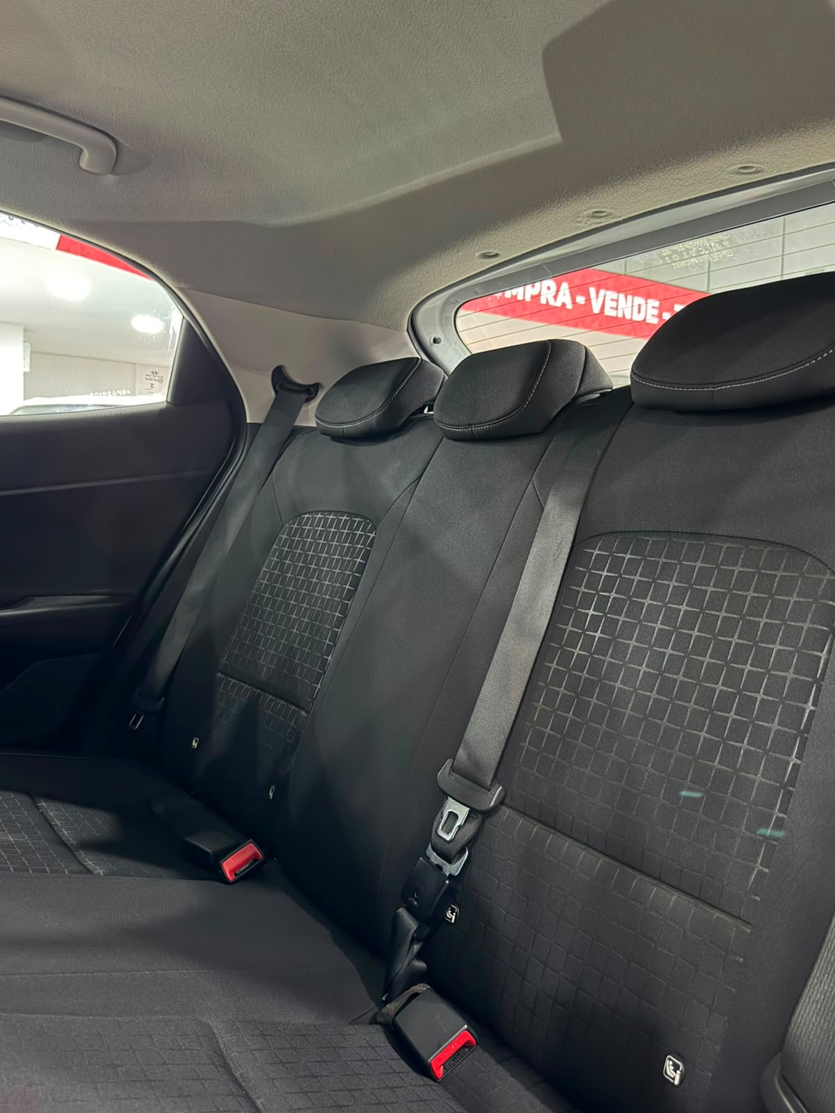 HYUNDAI HB20 8