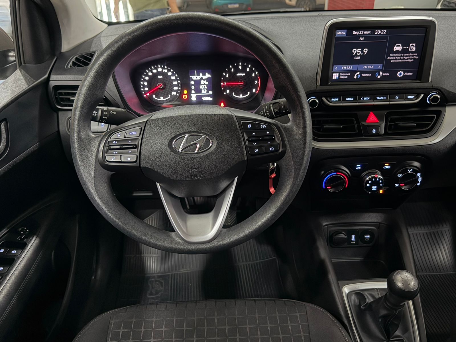 HYUNDAI HB20 6