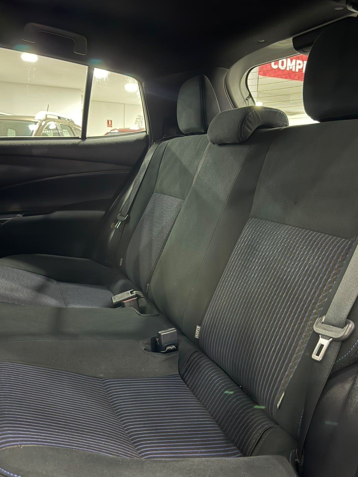TOYOTA YARIS HATCH 9