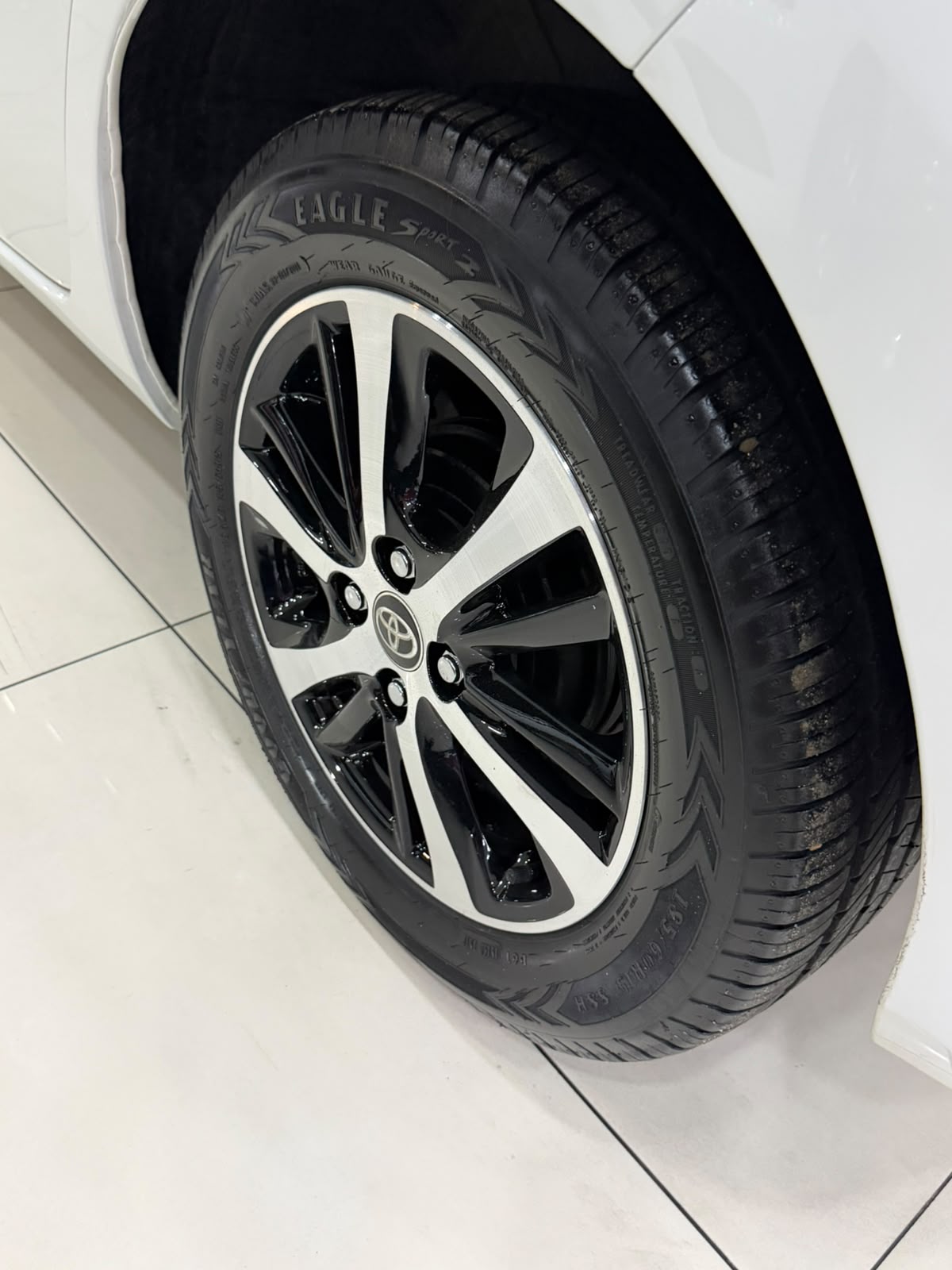 TOYOTA YARIS HATCH 10