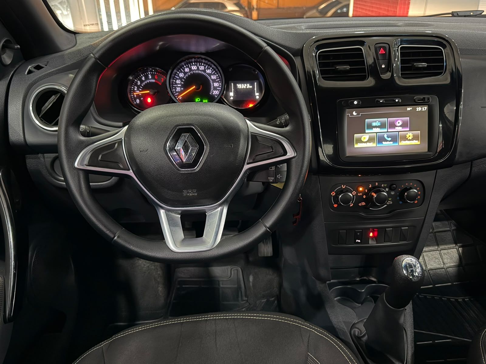 RENAULT SANDERO 6