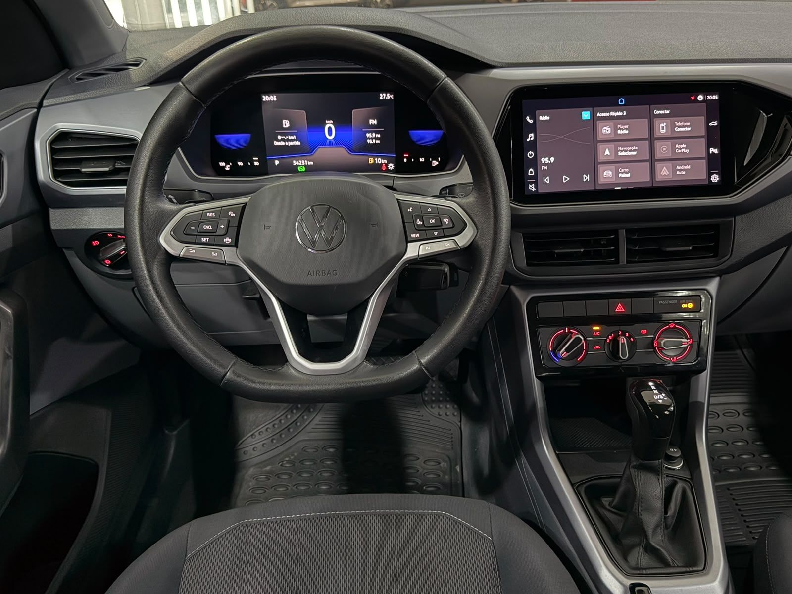VOLKSWAGEN T 6