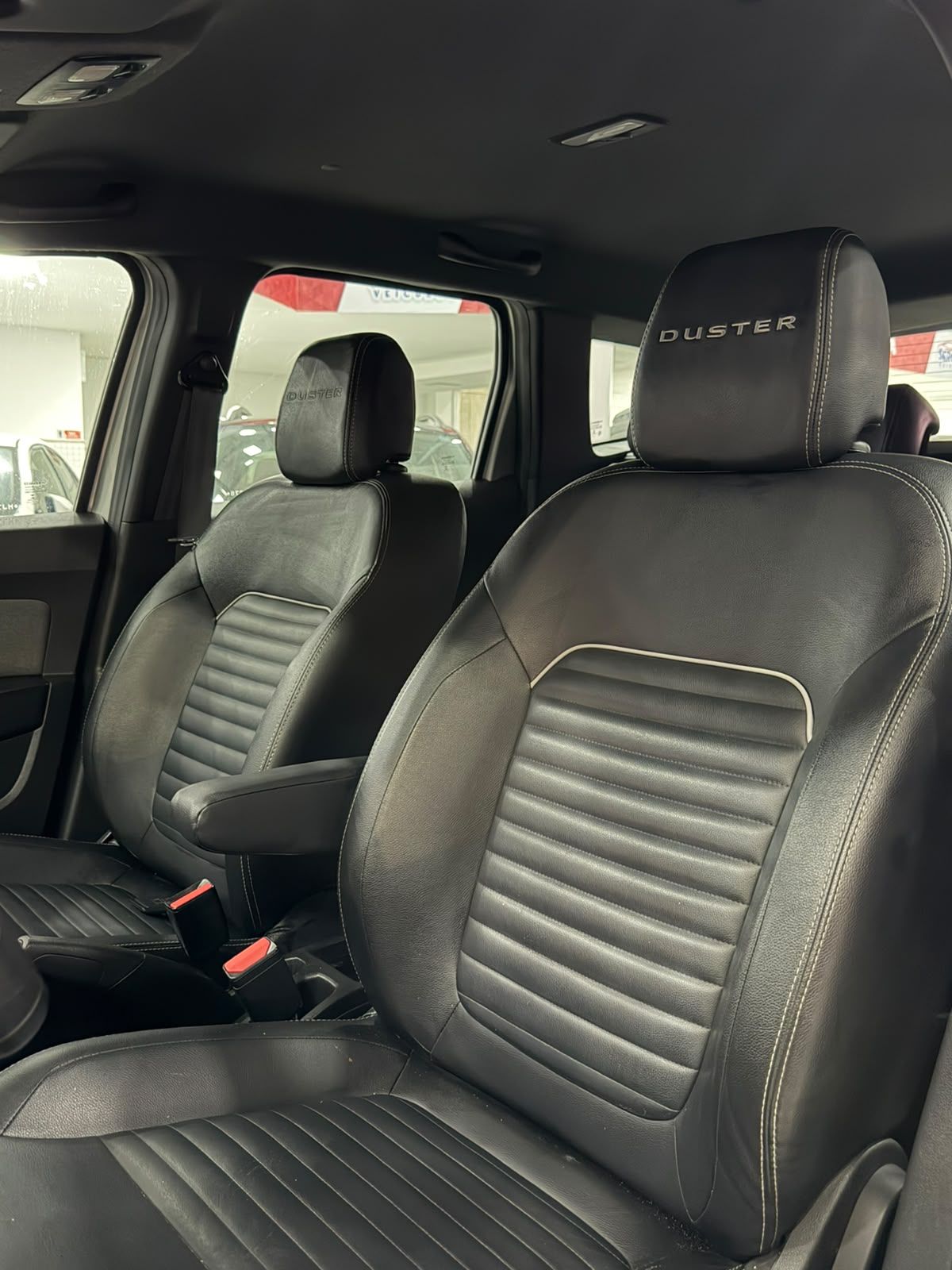 RENAULT DUSTER 8