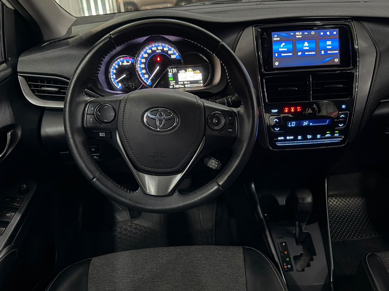 TOYOTA YARIS 6