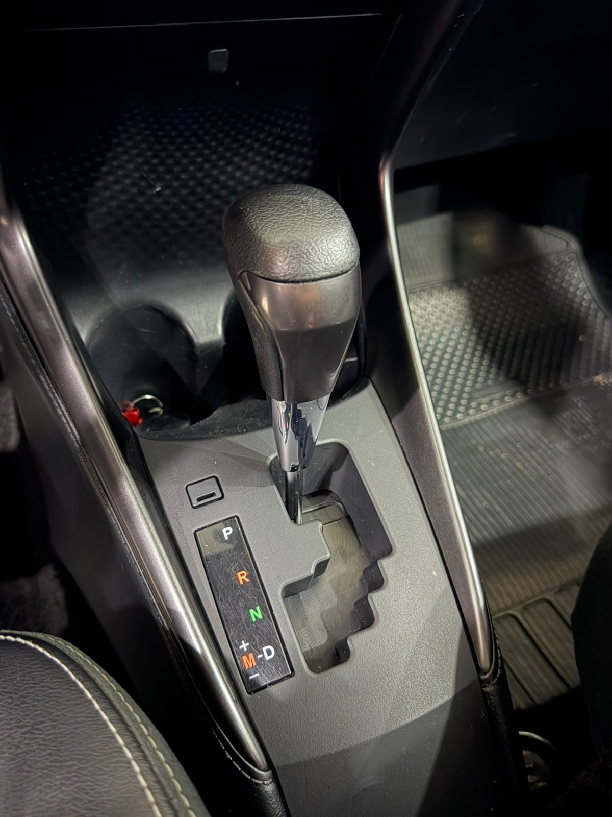 TOYOTA YARIS 9