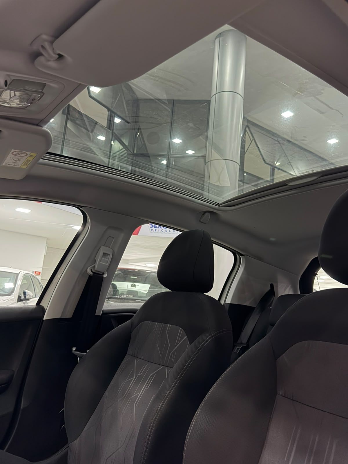 PEUGEOT 208 9