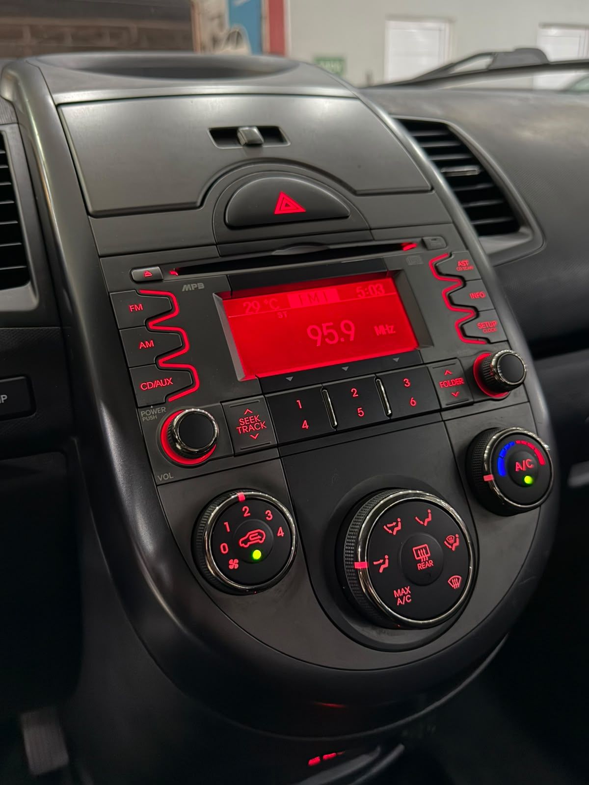 KIA MOTORS KIA 7